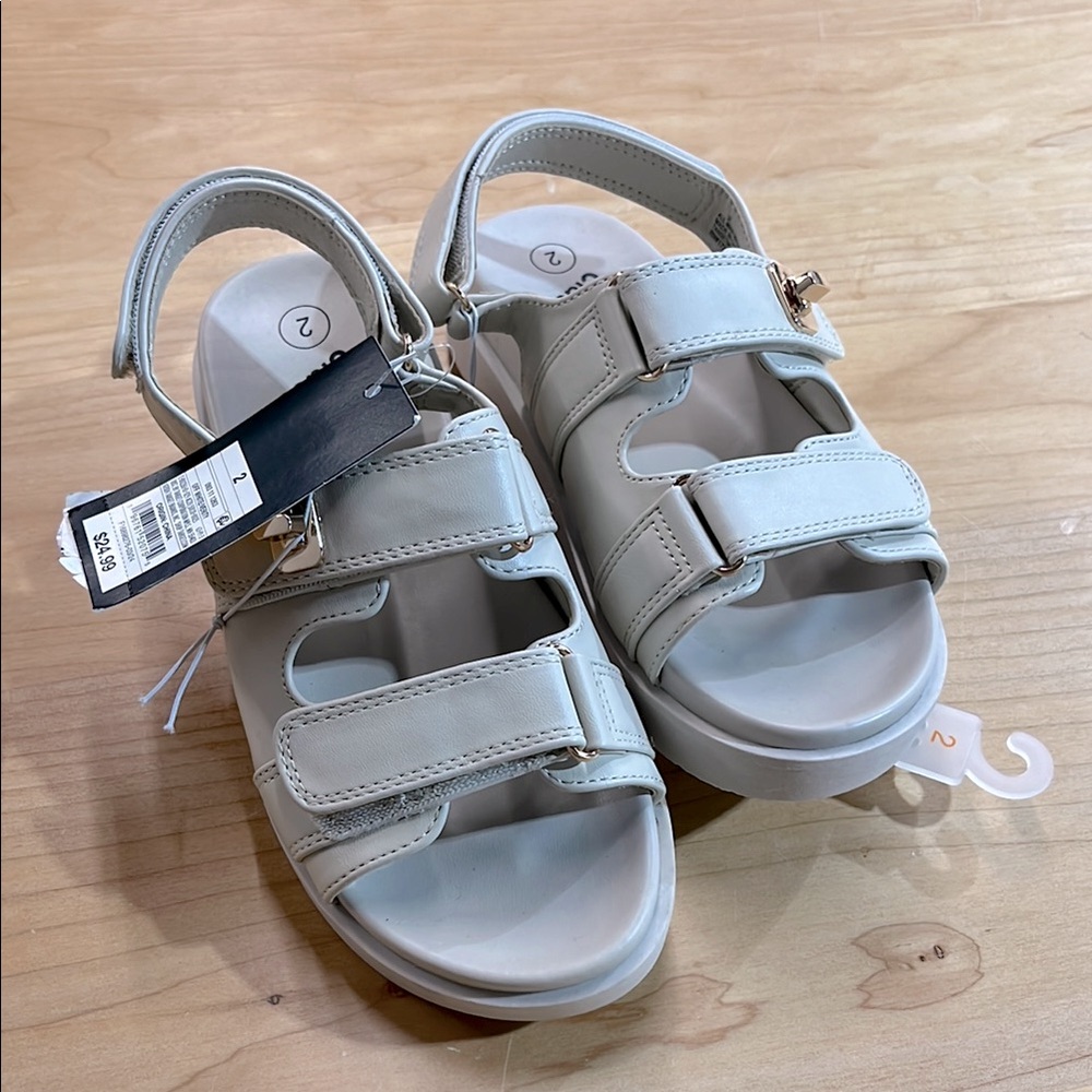 Girl sandals